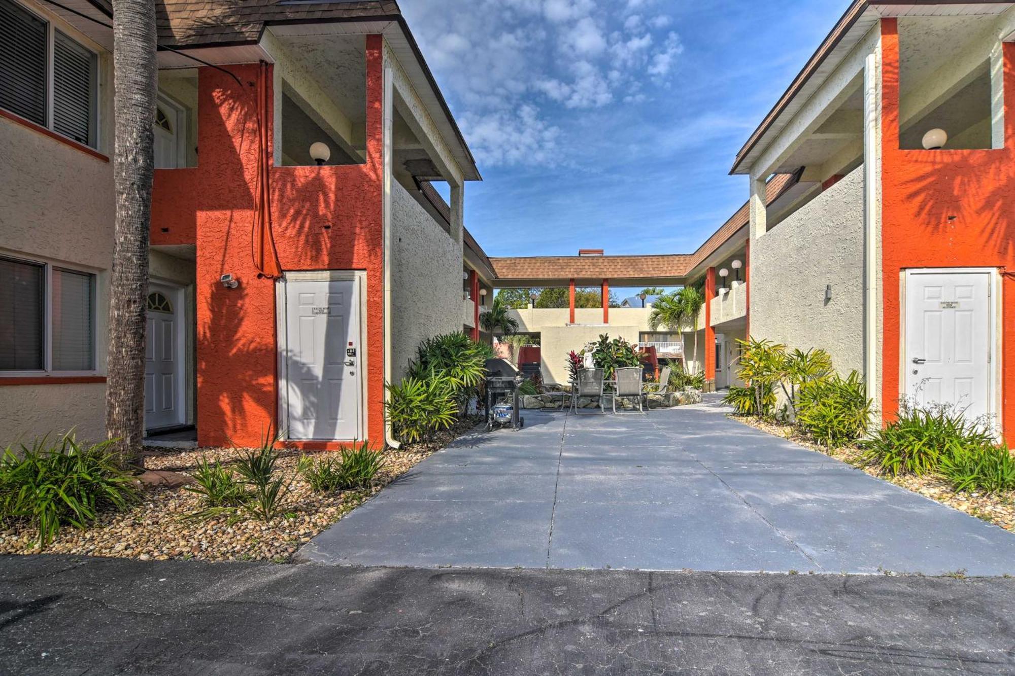Cozy Indian Rocks Beach Condo - Steps To Beach! クリアウォーター・ビーチ エクステリア 写真