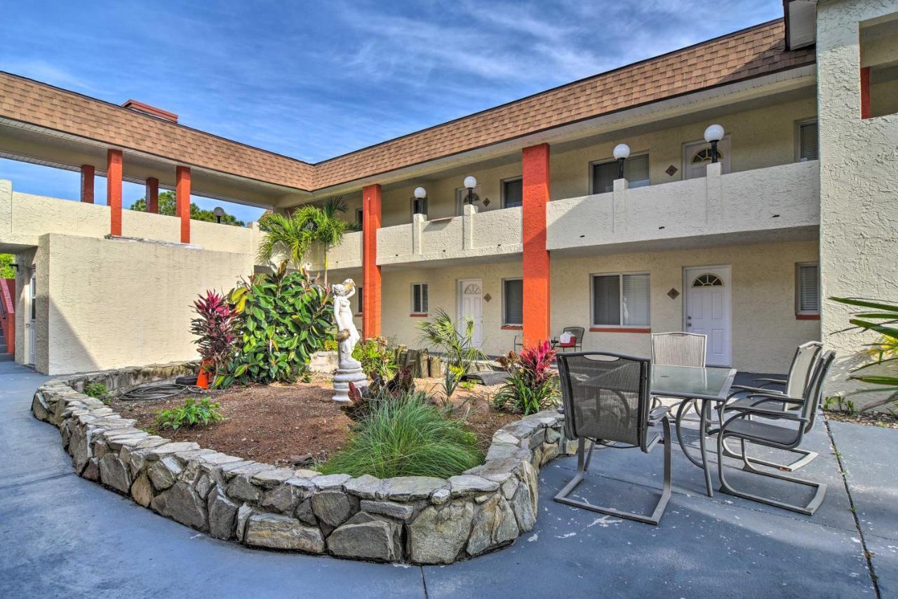 Cozy Indian Rocks Beach Condo - Steps To Beach! クリアウォーター・ビーチ エクステリア 写真