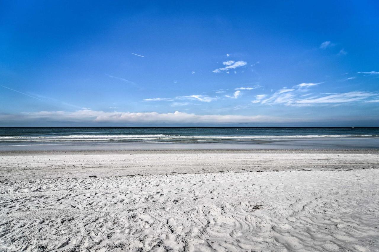 Cozy Indian Rocks Beach Condo - Steps To Beach! クリアウォーター・ビーチ エクステリア 写真