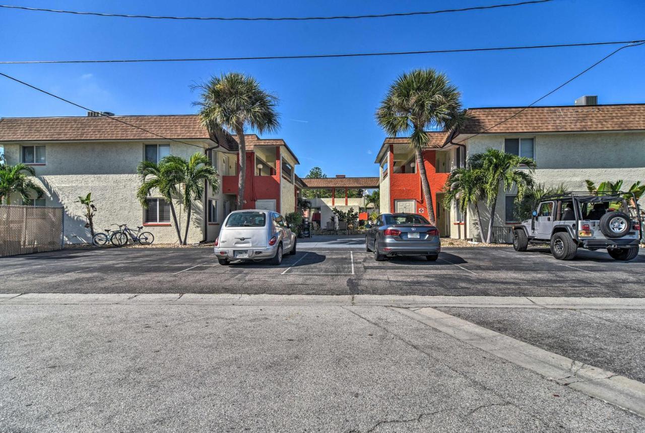 Cozy Indian Rocks Beach Condo - Steps To Beach! クリアウォーター・ビーチ エクステリア 写真